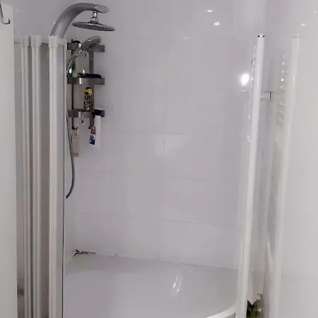 Sehr Schoene Drei Deluex In Appartamento *